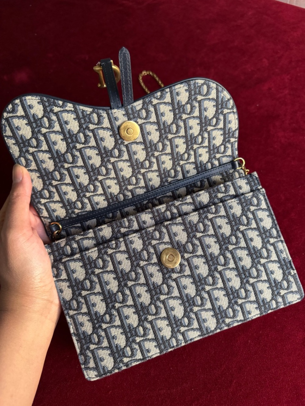 Medium Saddle Pouch with Chain
Blue Dior Oblique Jacquard - Picture 7 of 14